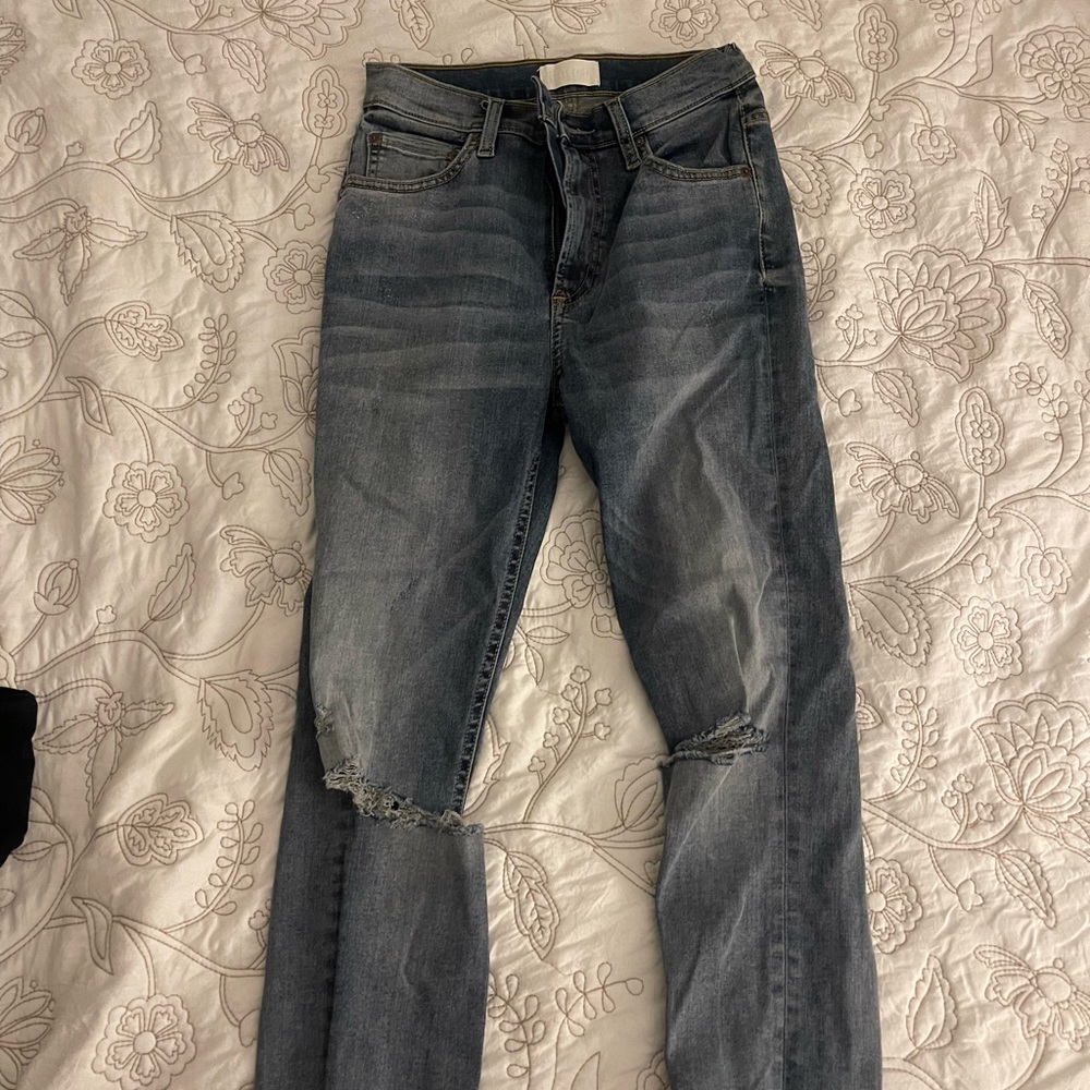 boyish ripped skinny jeans!